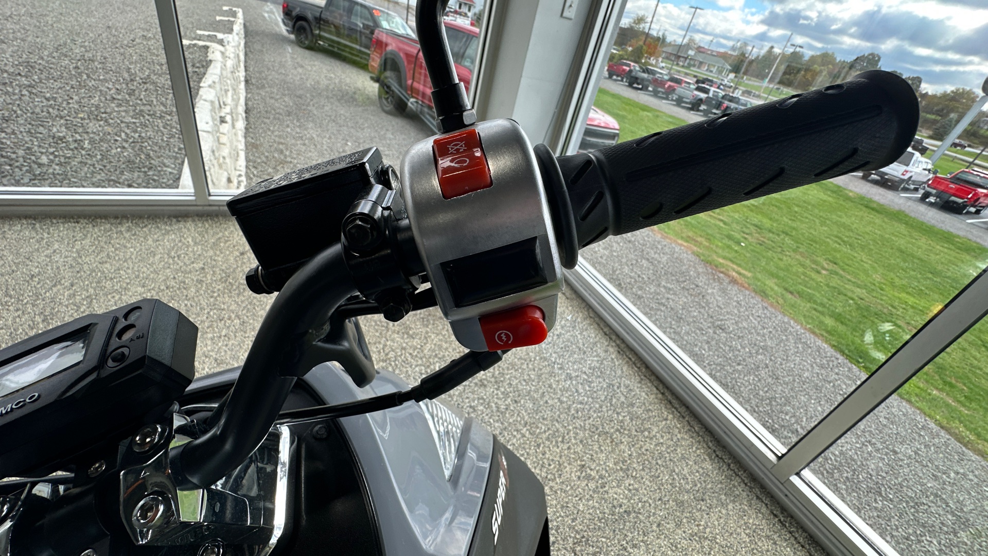 2025 KYMCO SUPER 850X - Photo 8
