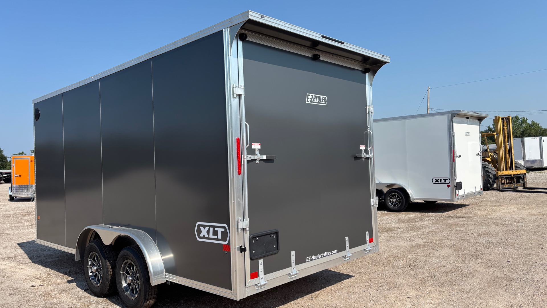 2027 E-Z Hauler photo 2