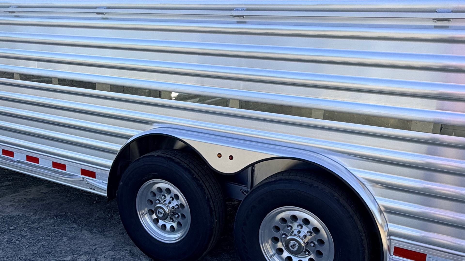 2027 Elite Trailers photo 3