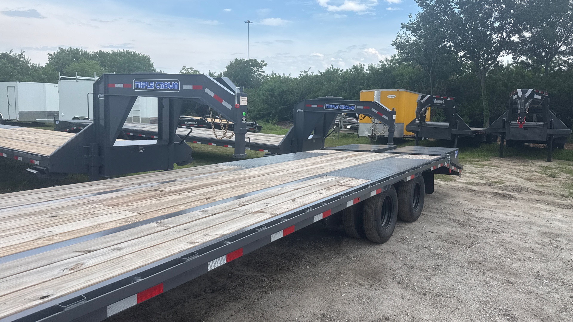 2026 Equipment Flatbed Trailer photo 2