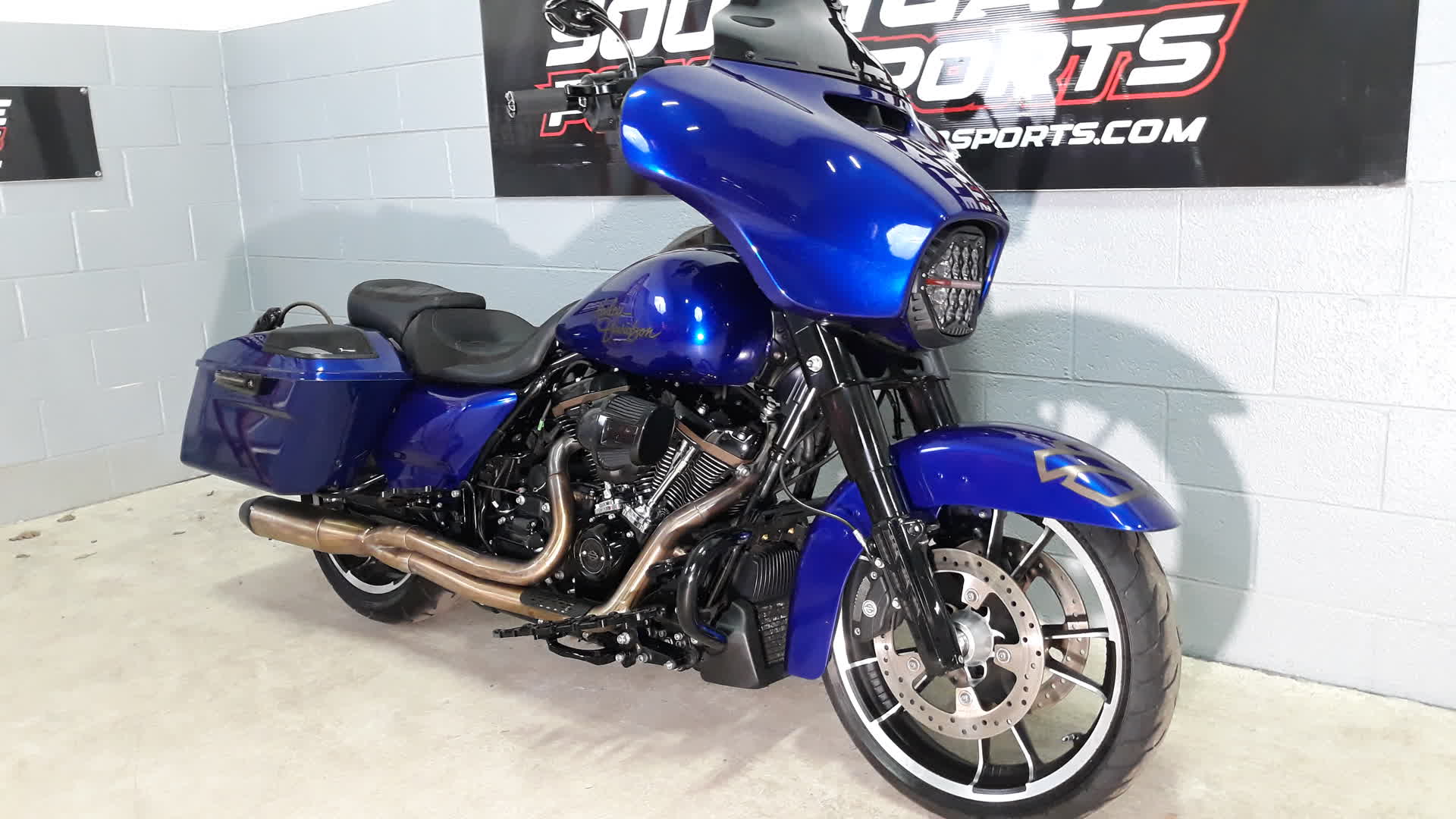 2013 Harley-Davidson Street Glide Base for Sale