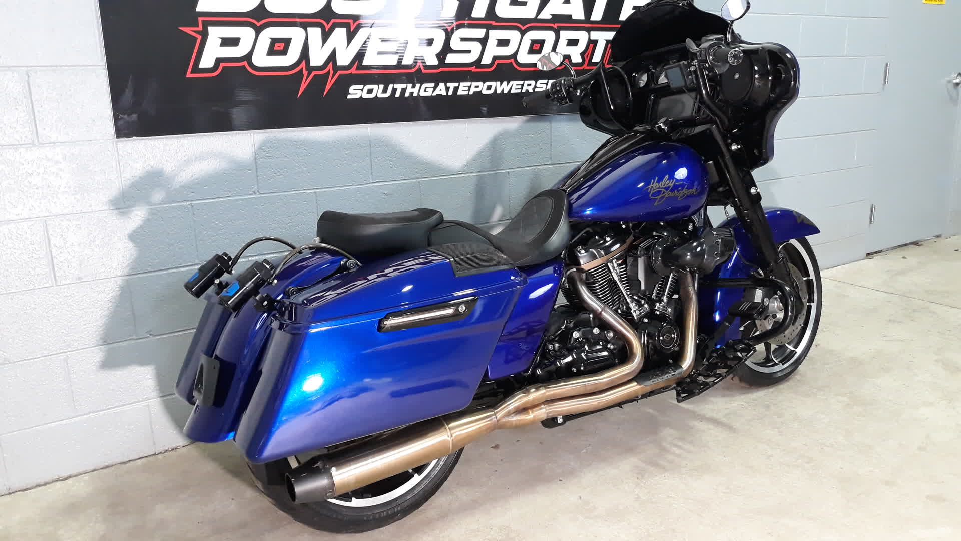 2013 Harley-Davidson Street Glide Base for Sale
