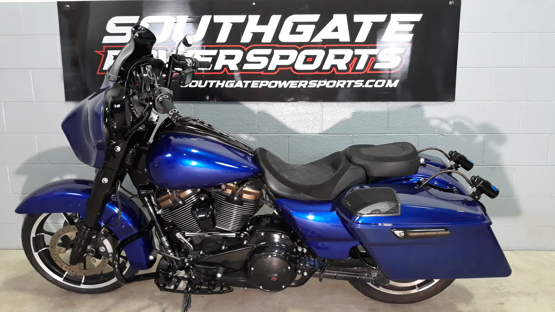 2013 Harley-Davidson Street Glide Base for Sale