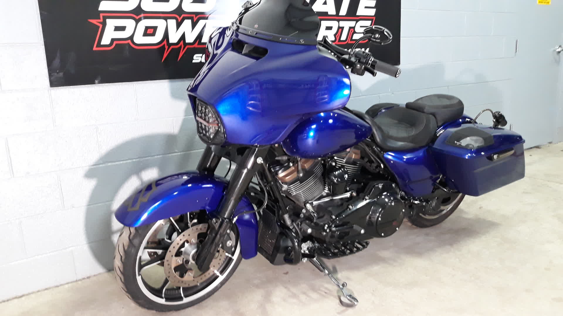 2013 Harley-Davidson Street Glide Base for Sale