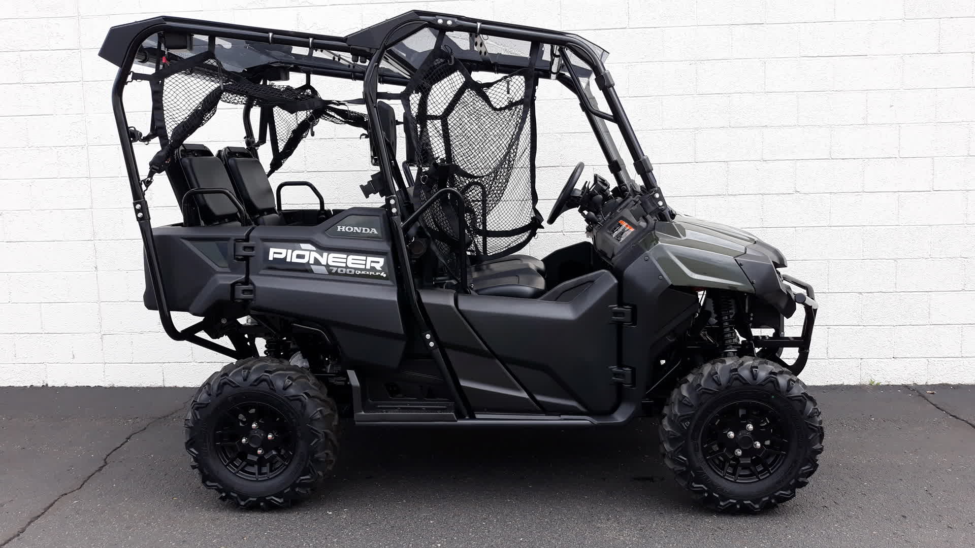 2025 Honda Pioneer 700-4 Deluxe for Sale in Southgate, MI