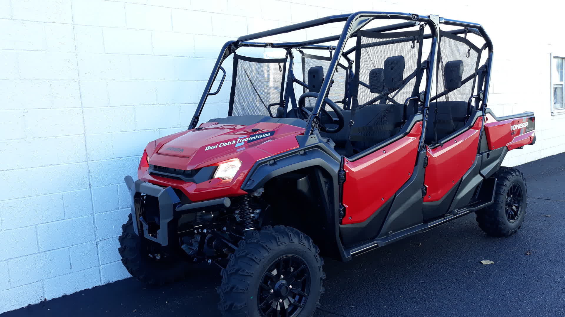2025 Honda Pioneer 1000-6 Crew Deluxe for Sale